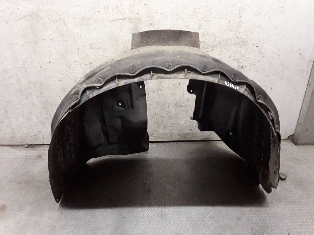 Front wheel arch liner splash guards – left