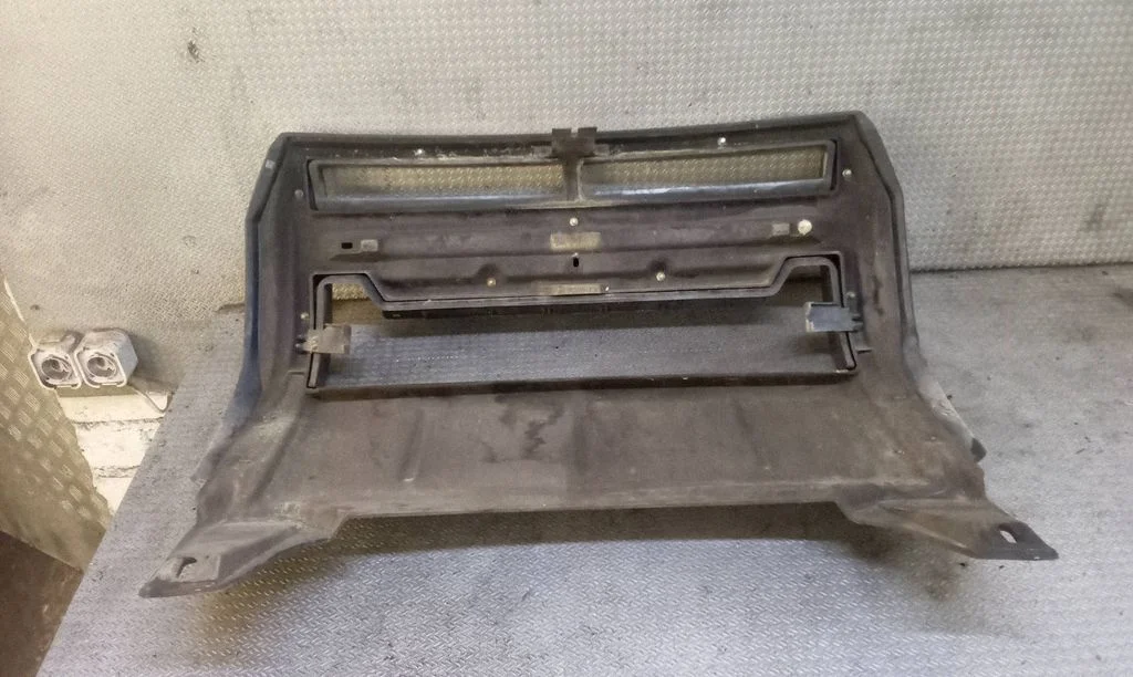 Front bumper skid plate/under tray