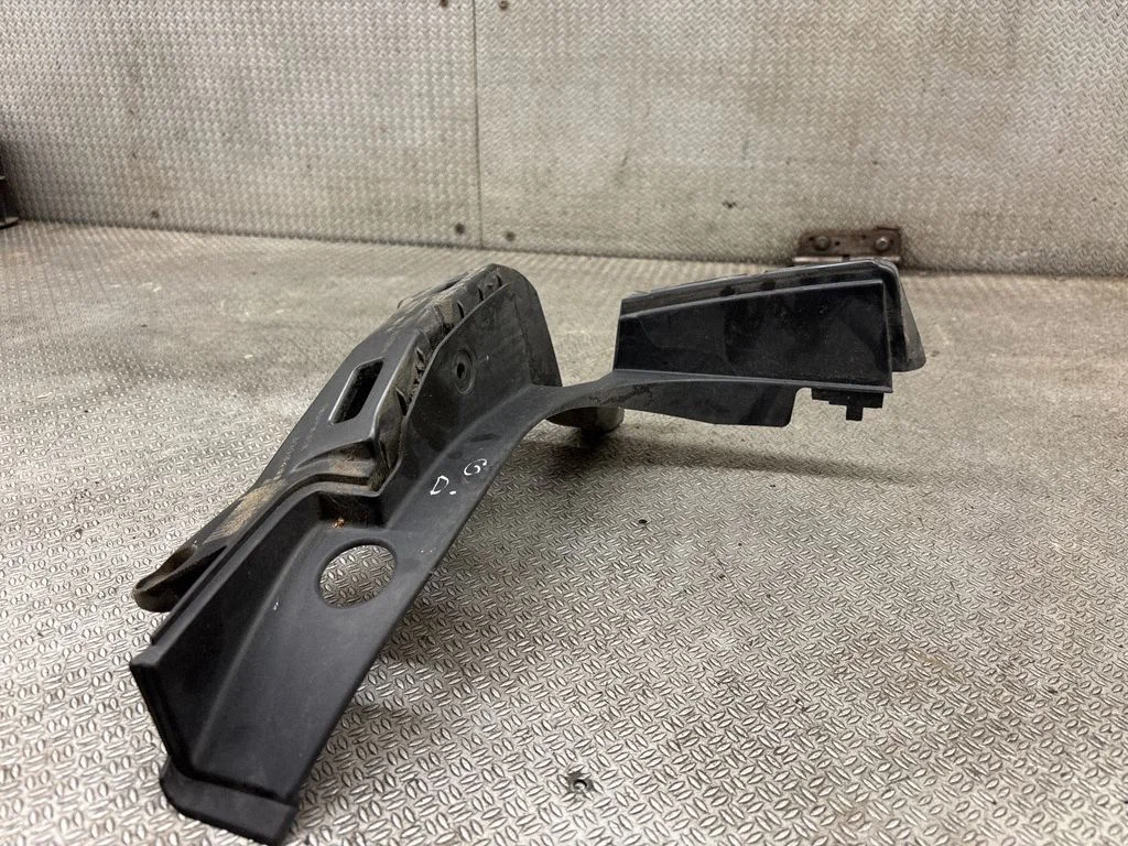 Rear bumper mounting bracket 9685552477