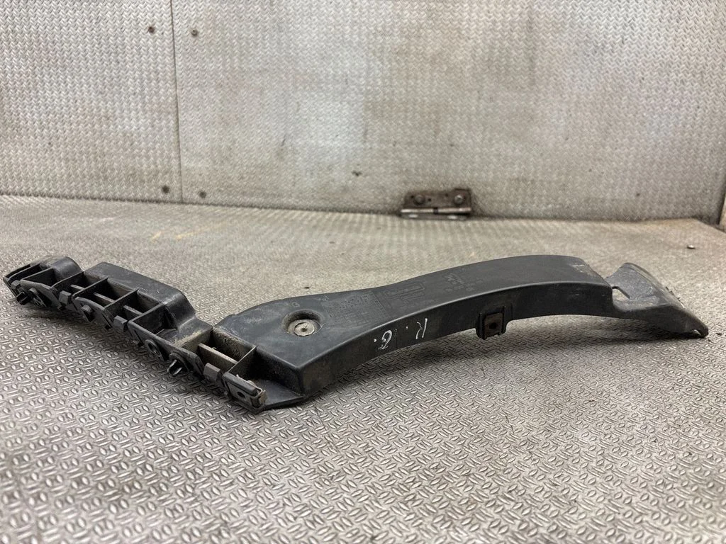 Rear bumper mounting bracket 9683045680