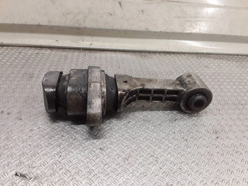 Gearbox mount – Hyundai i40 (2011-)