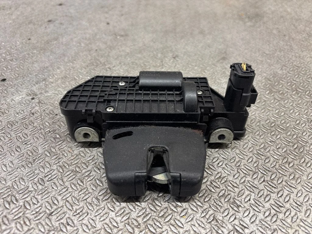 Tailgate/trunk/boot lock/catch/latch 9151487499