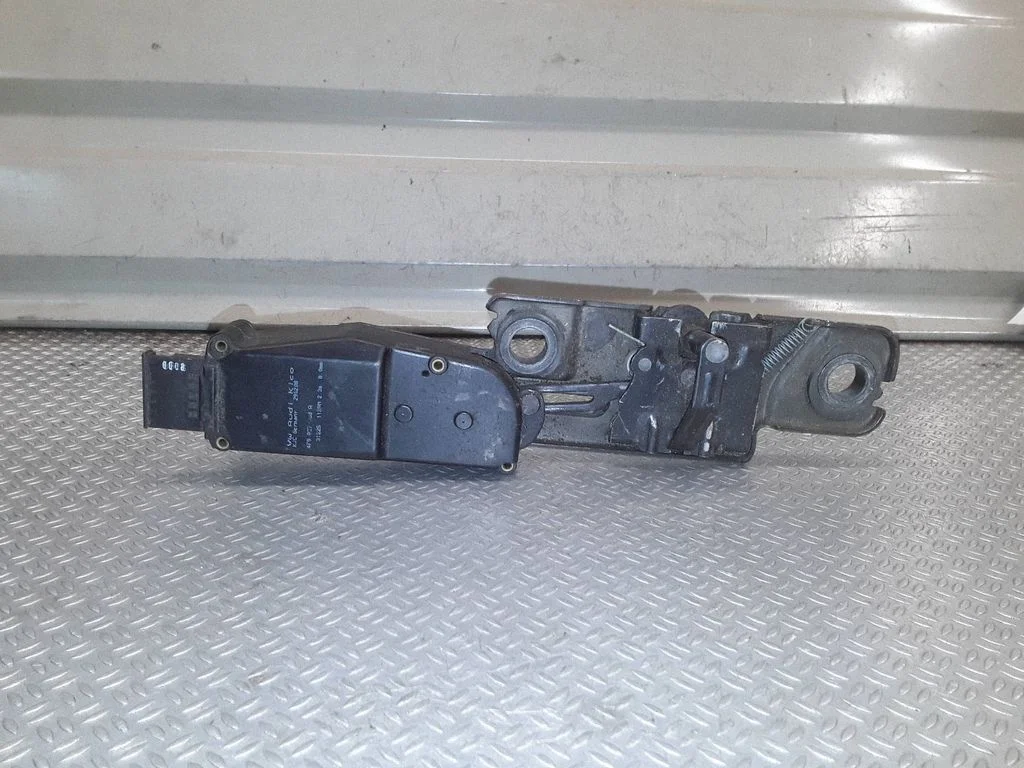 Tailgate/trunk/boot lift motor – Audi A6 Allroad C6 (2006-2011)