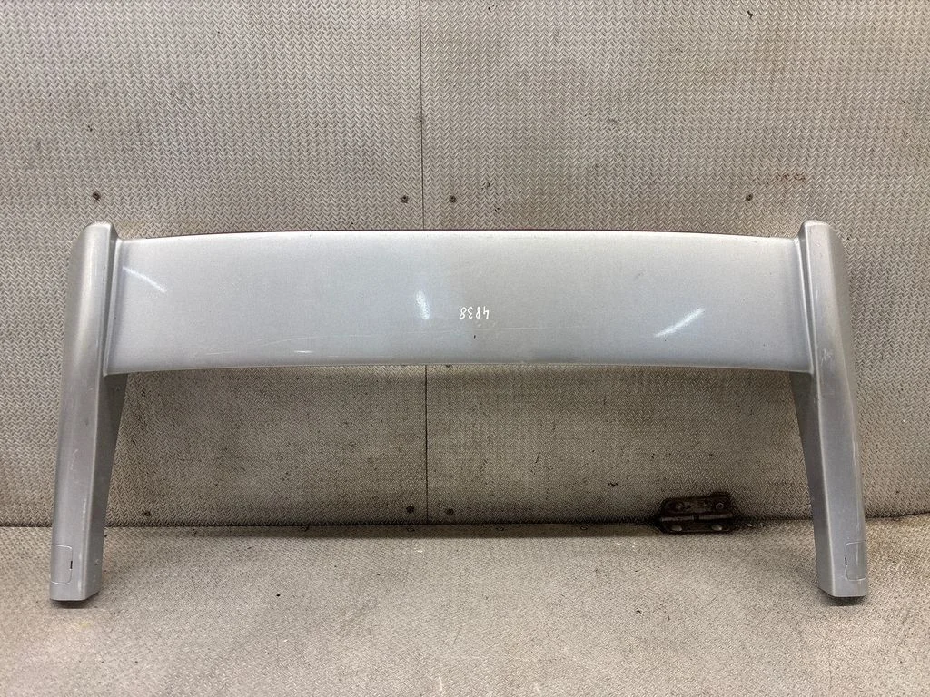 Rear window tailgate spoiler