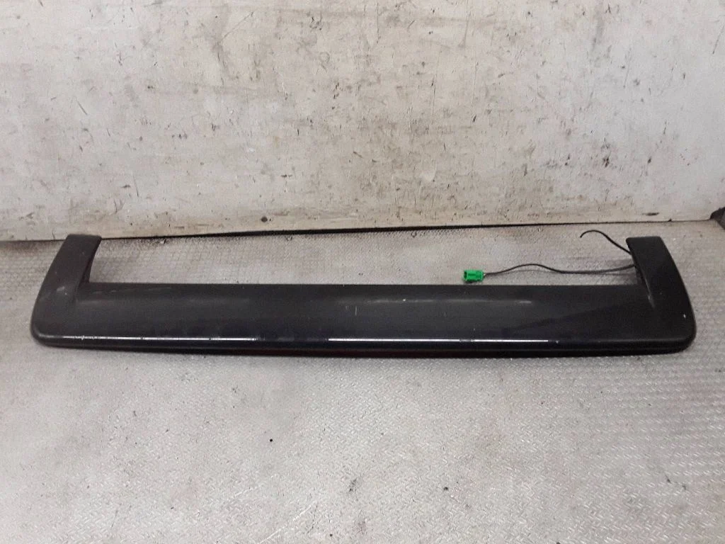 Rear window tailgate spoiler