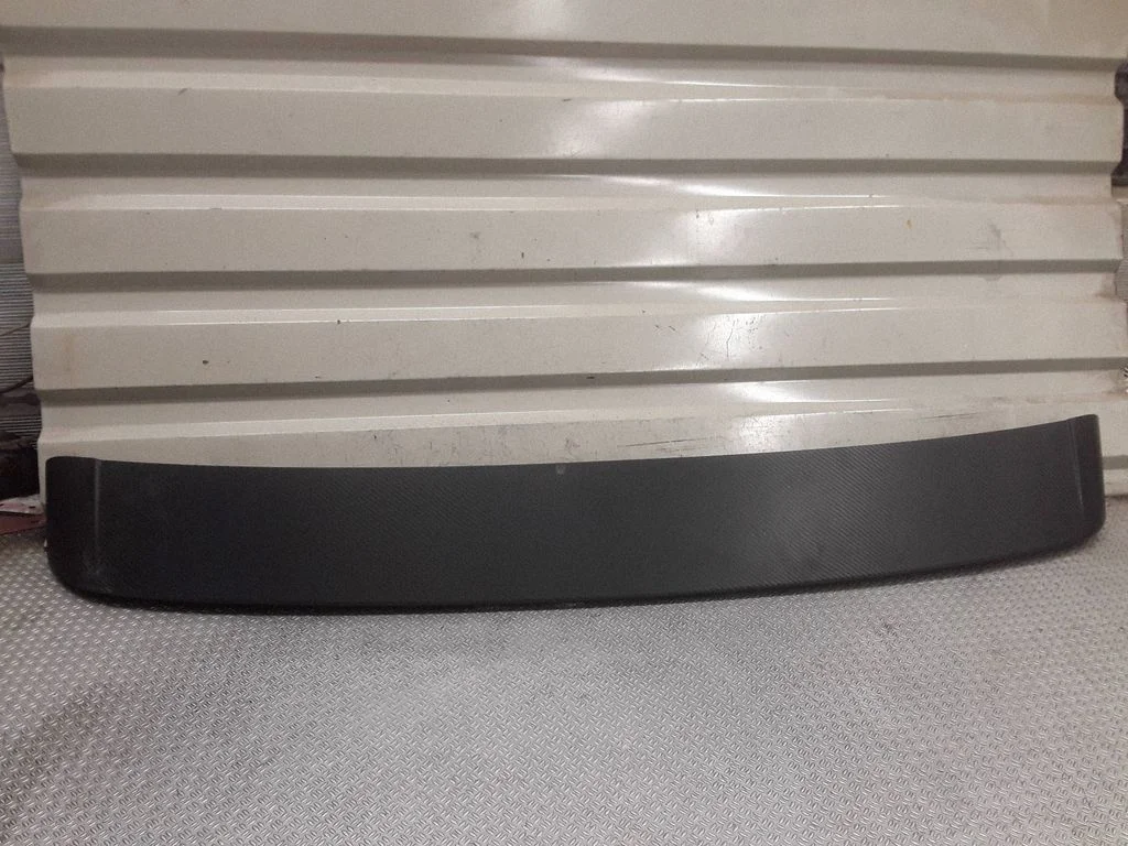 Tagaklaasi spoiler 4L0827933