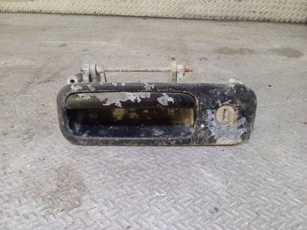 Tailgate/trunk/boot exterior handle 6N0827585D
