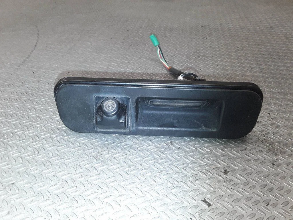 Tagaluugi avamiskäepide (kaameraga) – Opel Zafira C (2011-2019)