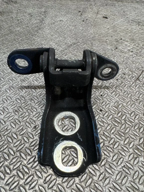 Front door upper hinge – right