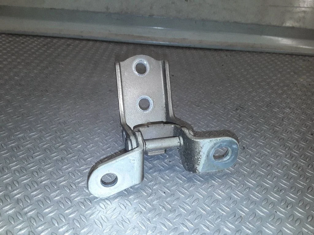 Front door upper hinge – right
