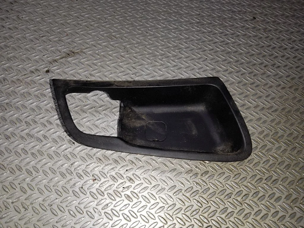 Front door cover/cap 826212L000