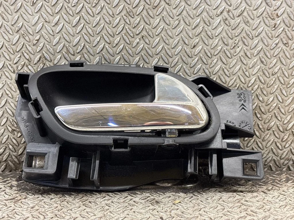 Front door interior handle 9683446577