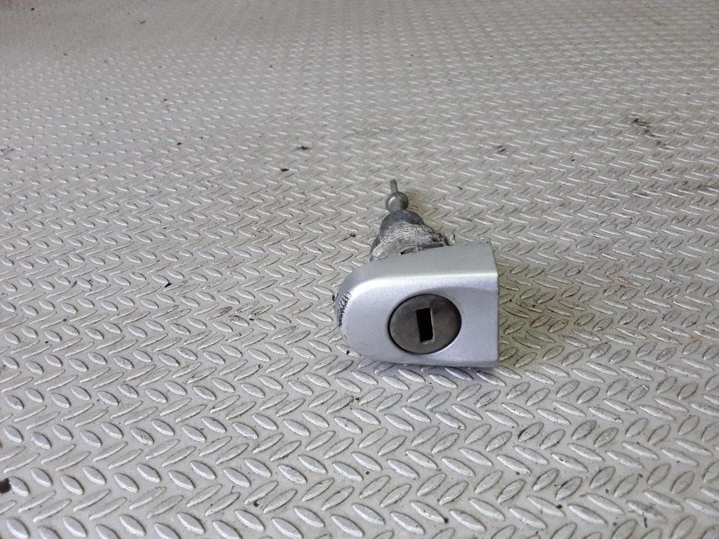 Front door cover/cap – left