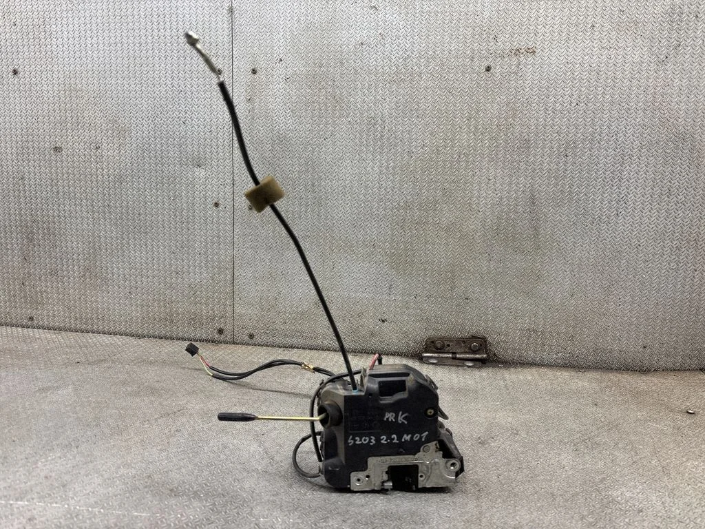 Front door lock – front left