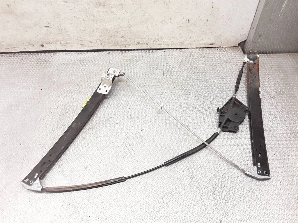 Front window lifting mechanism without motor – right