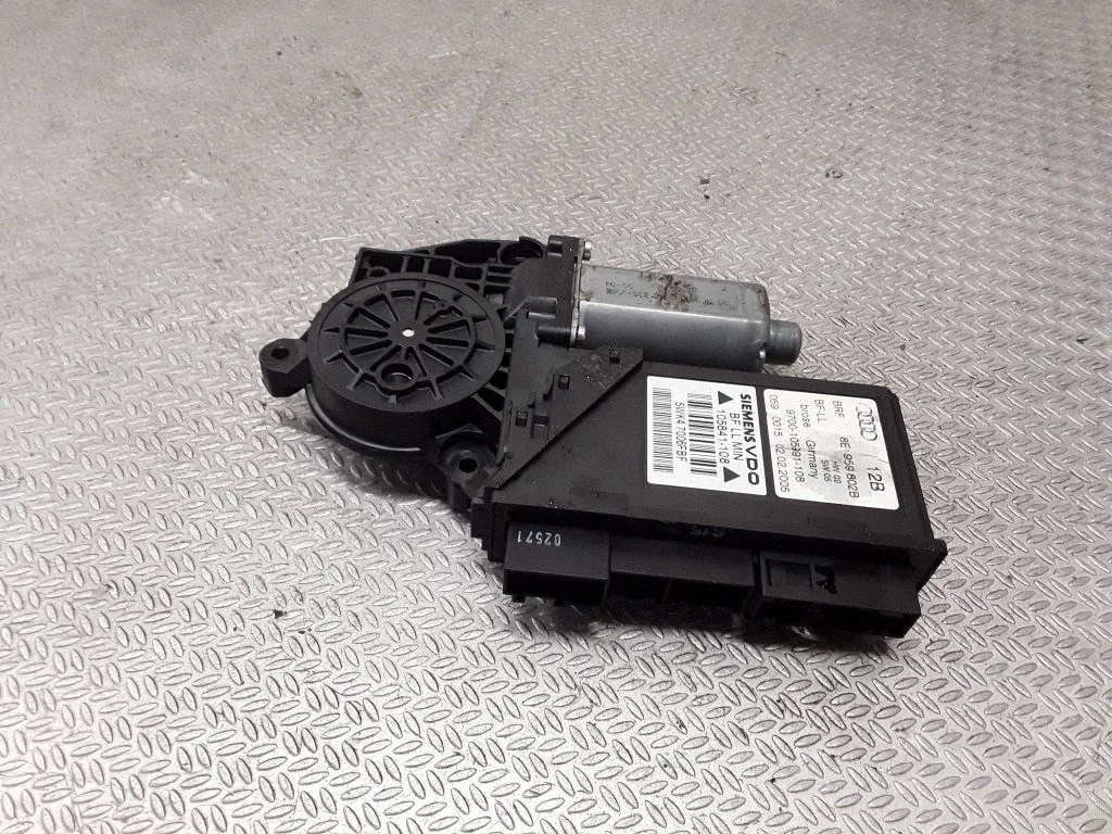 Front door window regulator motor 8E1959802B