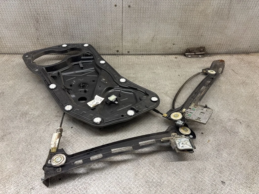 Front window lifting mechanism without motor 962848102