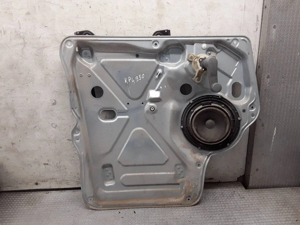 Front door manual window regulator 7H0837729L