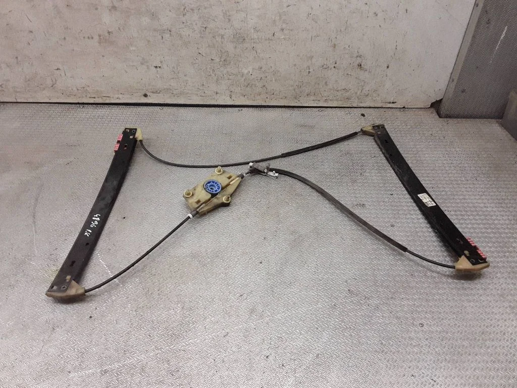 Front window lifting mechanism without motor 4F0837461A
