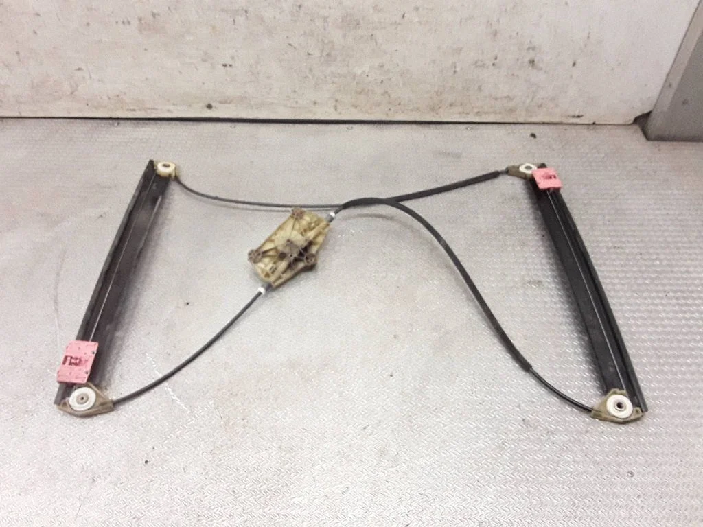 Front window lifting mechanism without motor – right