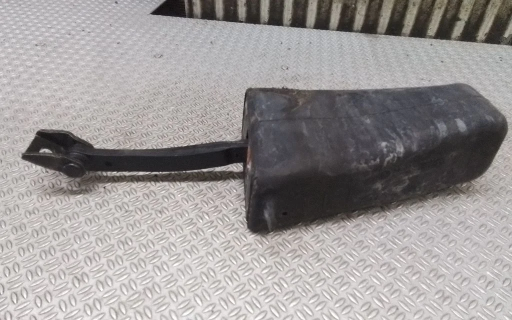 Rear door check strap stopper 51227033623