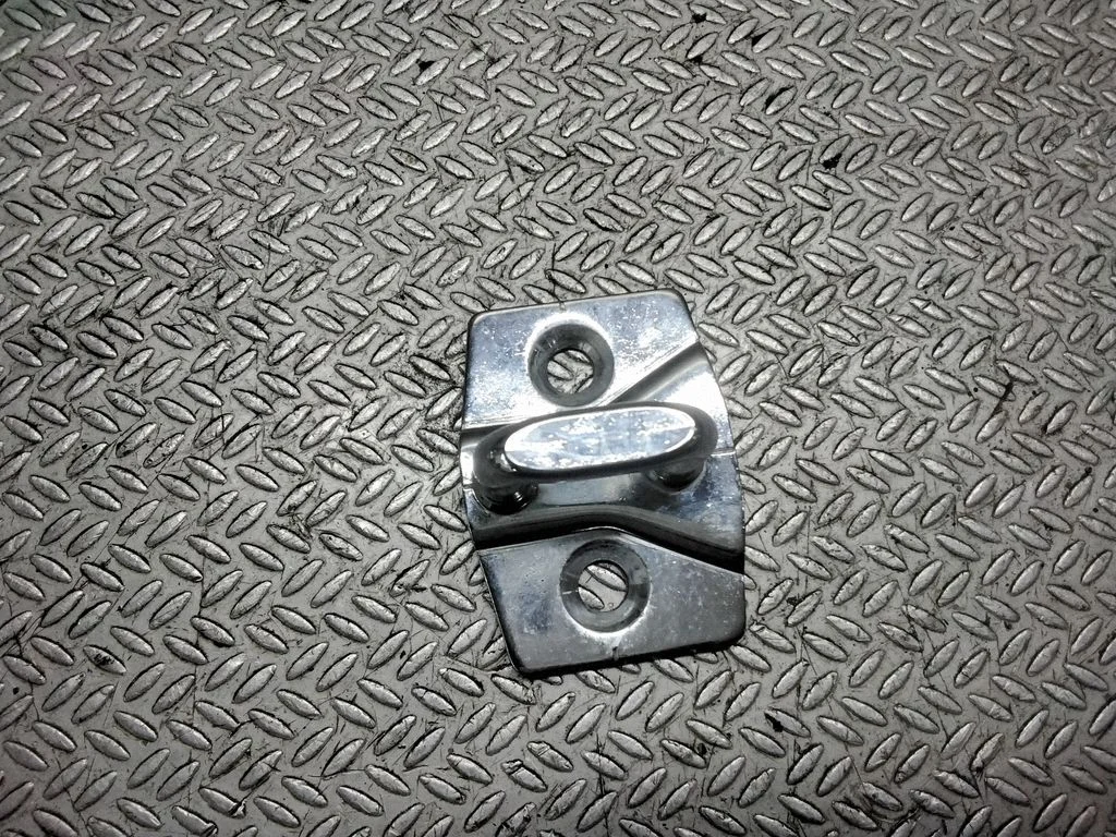 Rear door lock loop/hook striker 706780
