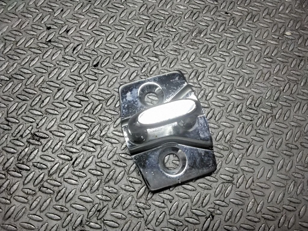 Rear door lock loop/hook striker 706780