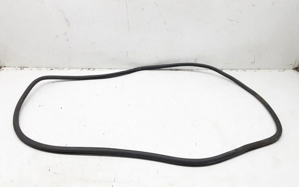 Rear door rubber seal (on body) 7L0867367E