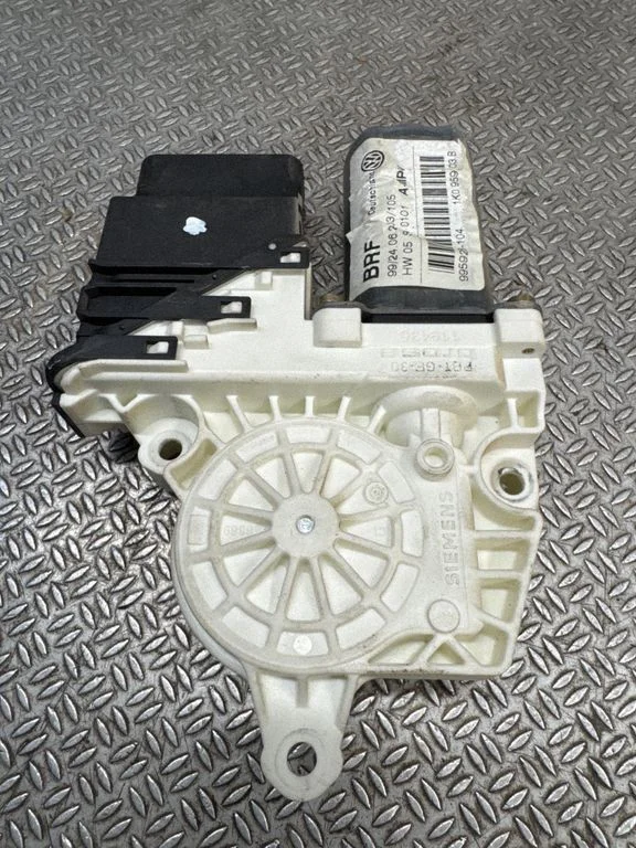 Tagaukse aknatõstuki mootor – Volkswagen Touran I (2003-2010)