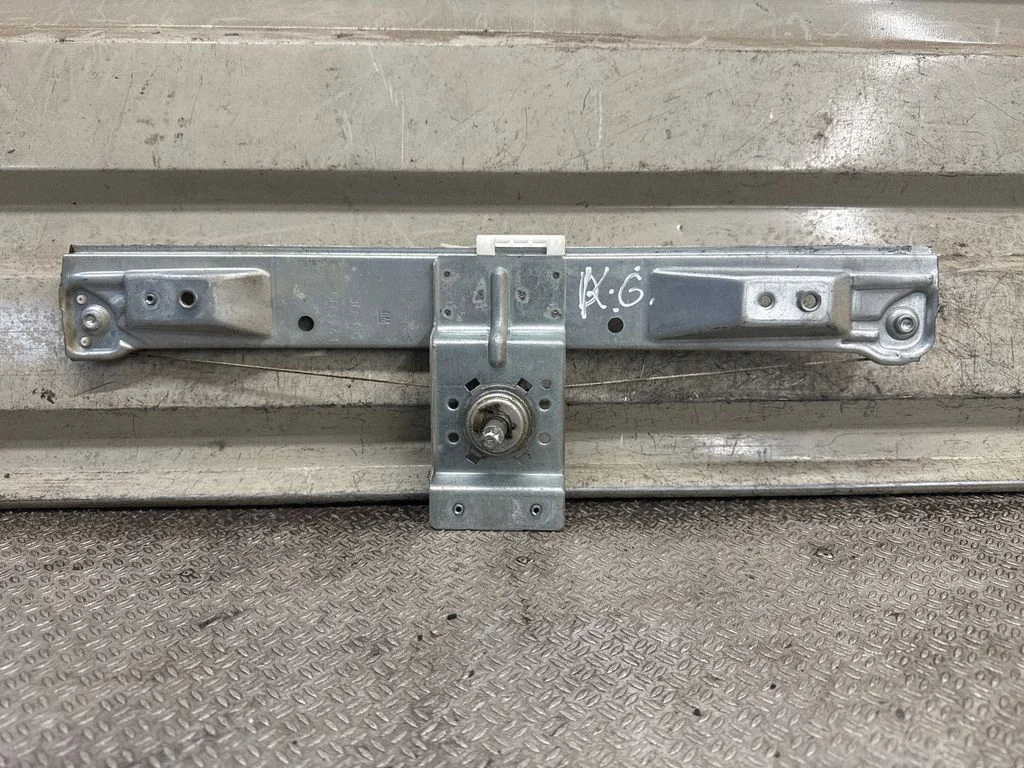 Rear door manual window regulator 503741