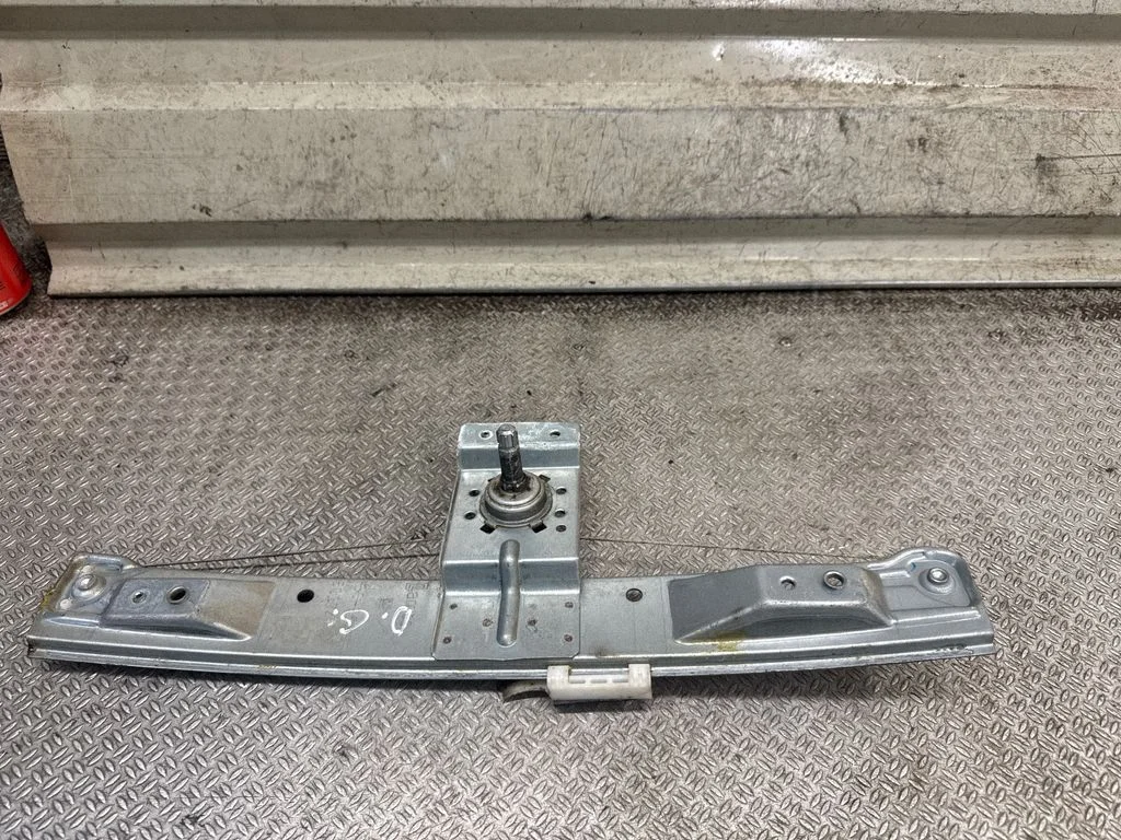 Rear door manual window regulator 503741