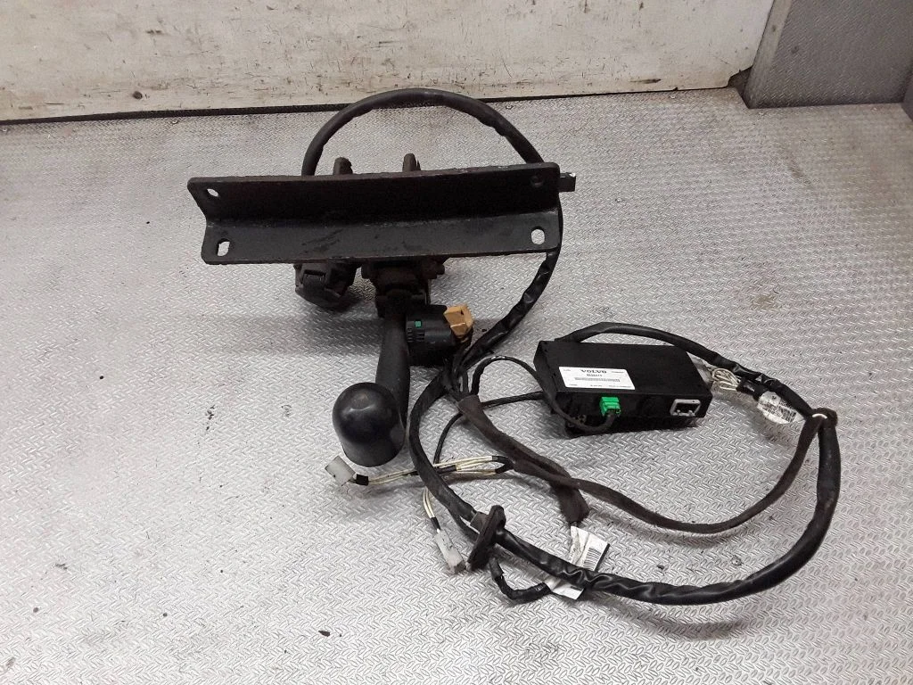 Haakekonksu komplekt – Volvo V50 (2004-2007)