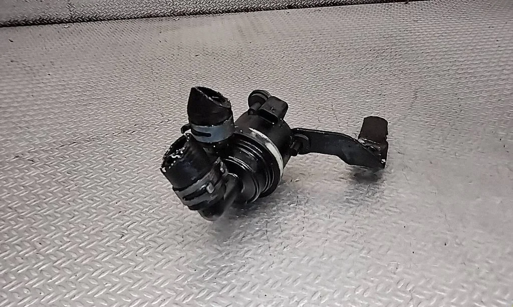 Electric auxiliary coolant/water pump 5N0965561A