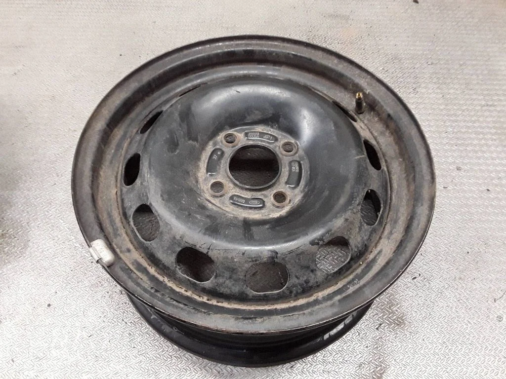 R15 tērauda štancētais disks (-i) 2150853