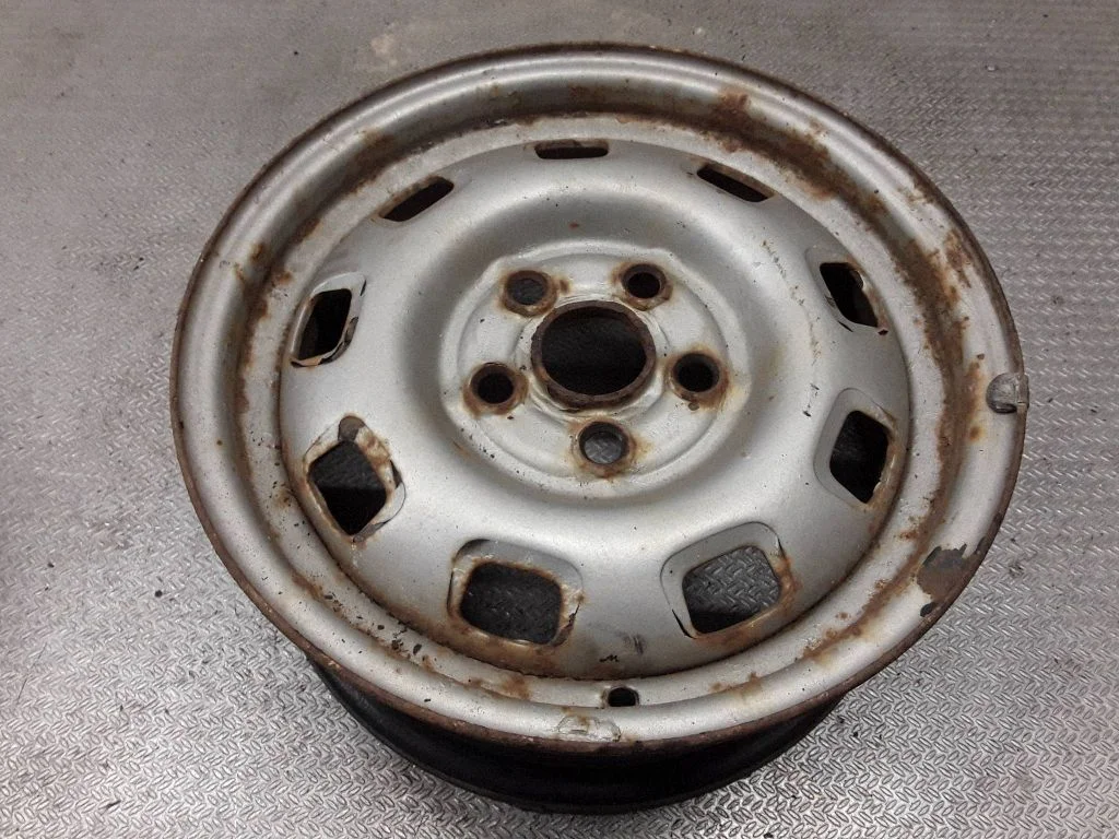 R15 steel rim 701601027A