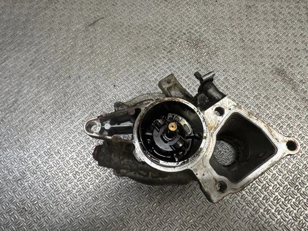 Vacuum pump 72245410C