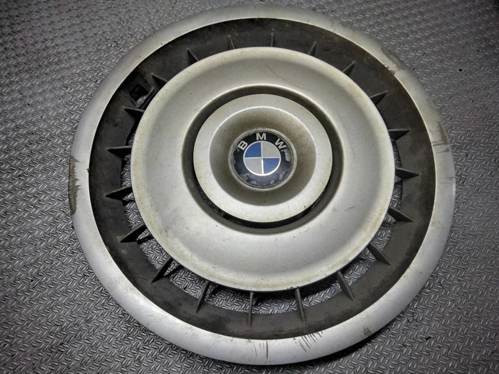 Kołpaki oryginalne R15 – BMW Seria 5 E34 (1988-1996)