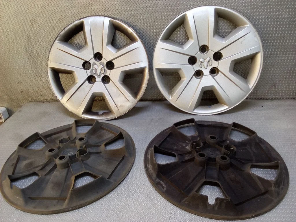 R17 wheel hub/cap/trim