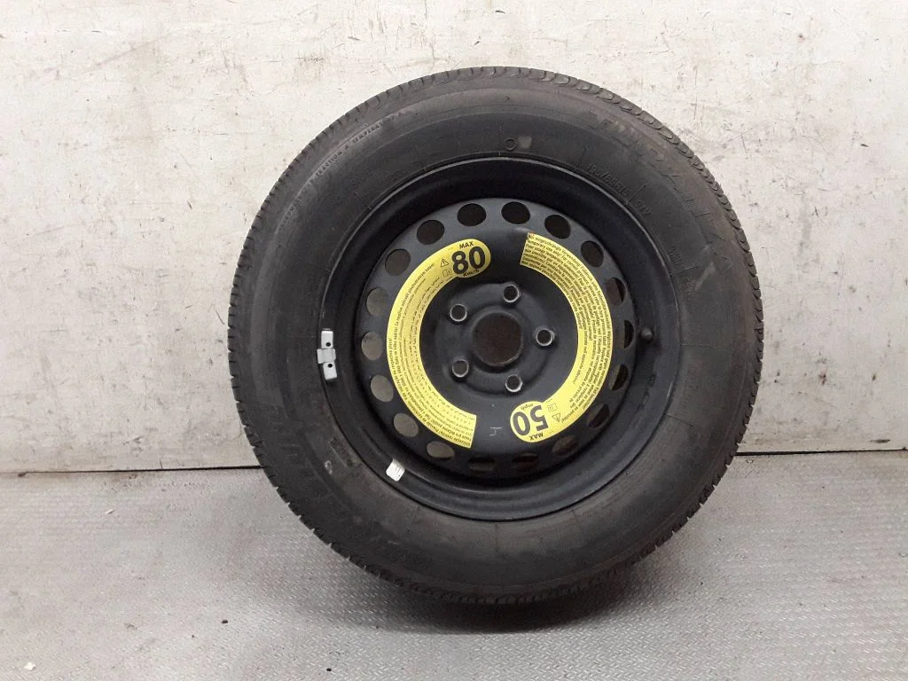 R15 varuratas 5K0601027B