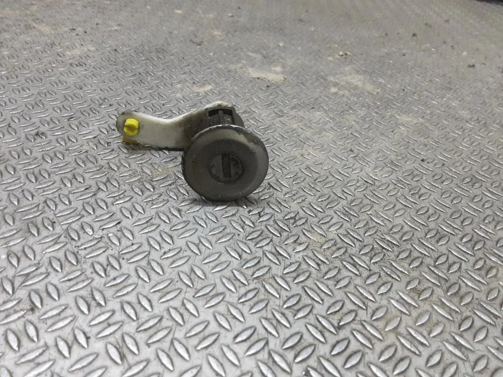 Coupe door lock (next to the handle)