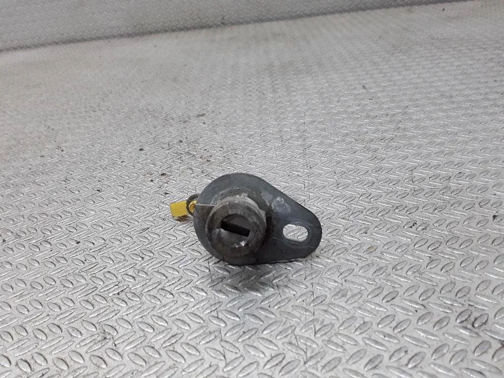 Coupe door lock (next to the handle)