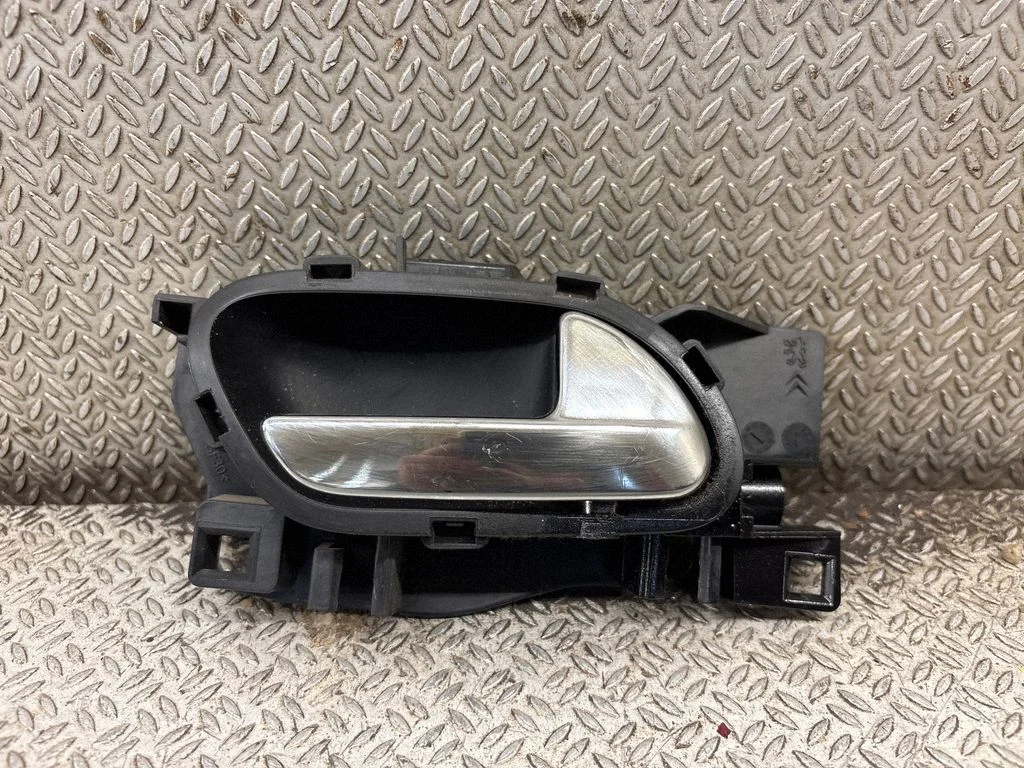 Front door interior handle 9683446577
