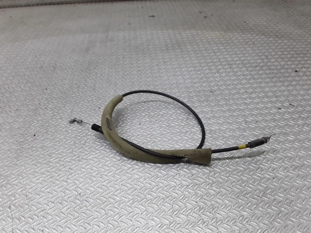 Front door cable line – Mitsubishi Pajero Sport I (1996-2008)