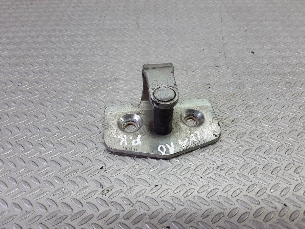 Front door lock loop/hook striker – Opel Vivaro (2001-2014)