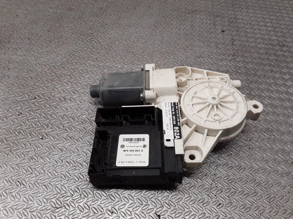 Front door window regulator motor – Audi A3 S3 8P (2003-2012)