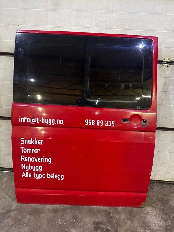 Side sliding door – right