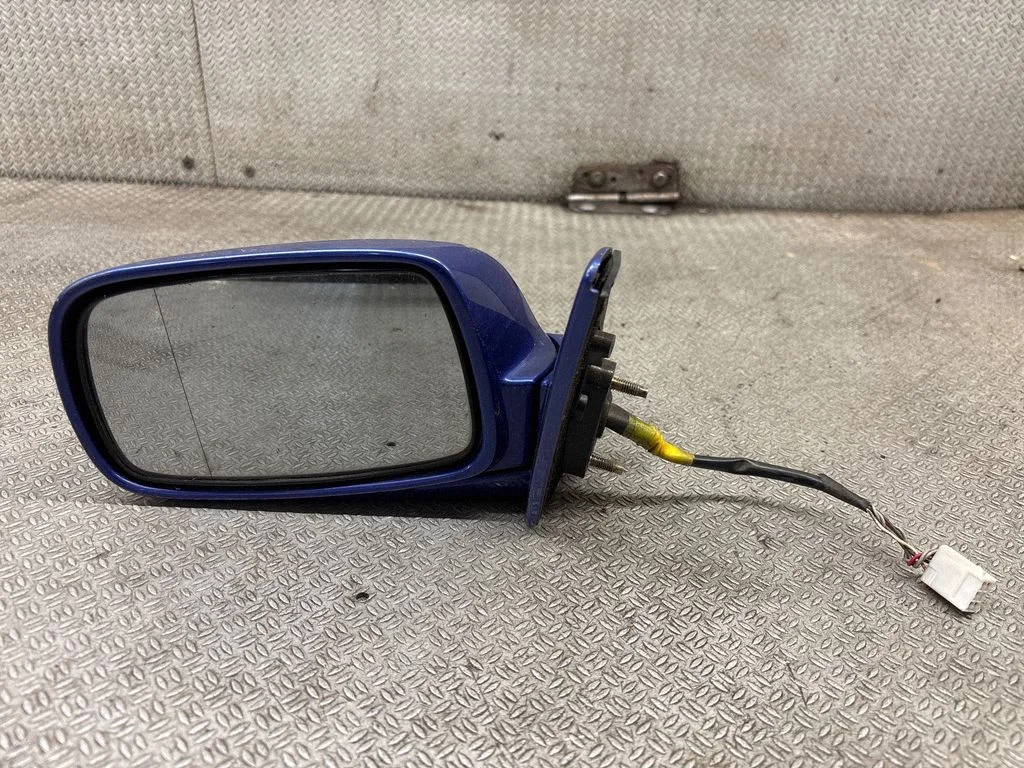 Esiukse elektriline välispeegel E13010117