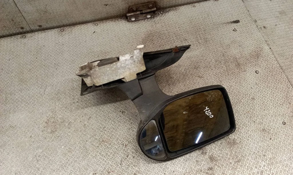 Kupee välispeegel (mehaaniline) – parem