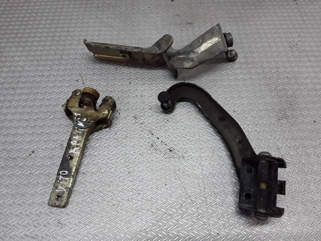 Roller guide/hinge set – Mercedes-Benz Vito Viano W638 (1996-2003)