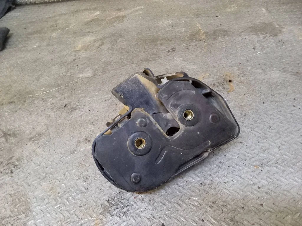 Sliding door lock 7H0843603K